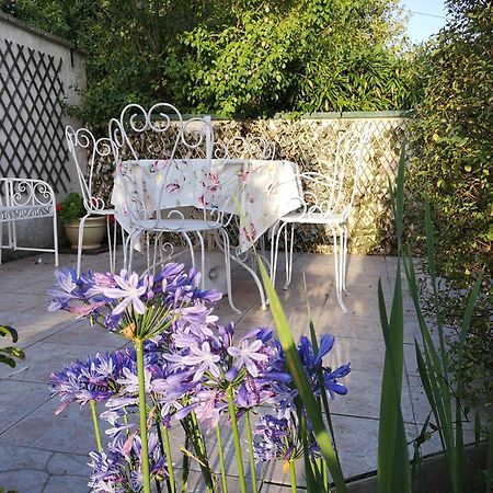 La Roseliere Maison Plain Pied Confortable Belle Decoration Jardin Magnifique 10 Mn A Pied Centre Ville Bayeux Proche Plages Du Debarquement Ngoại thất bức ảnh