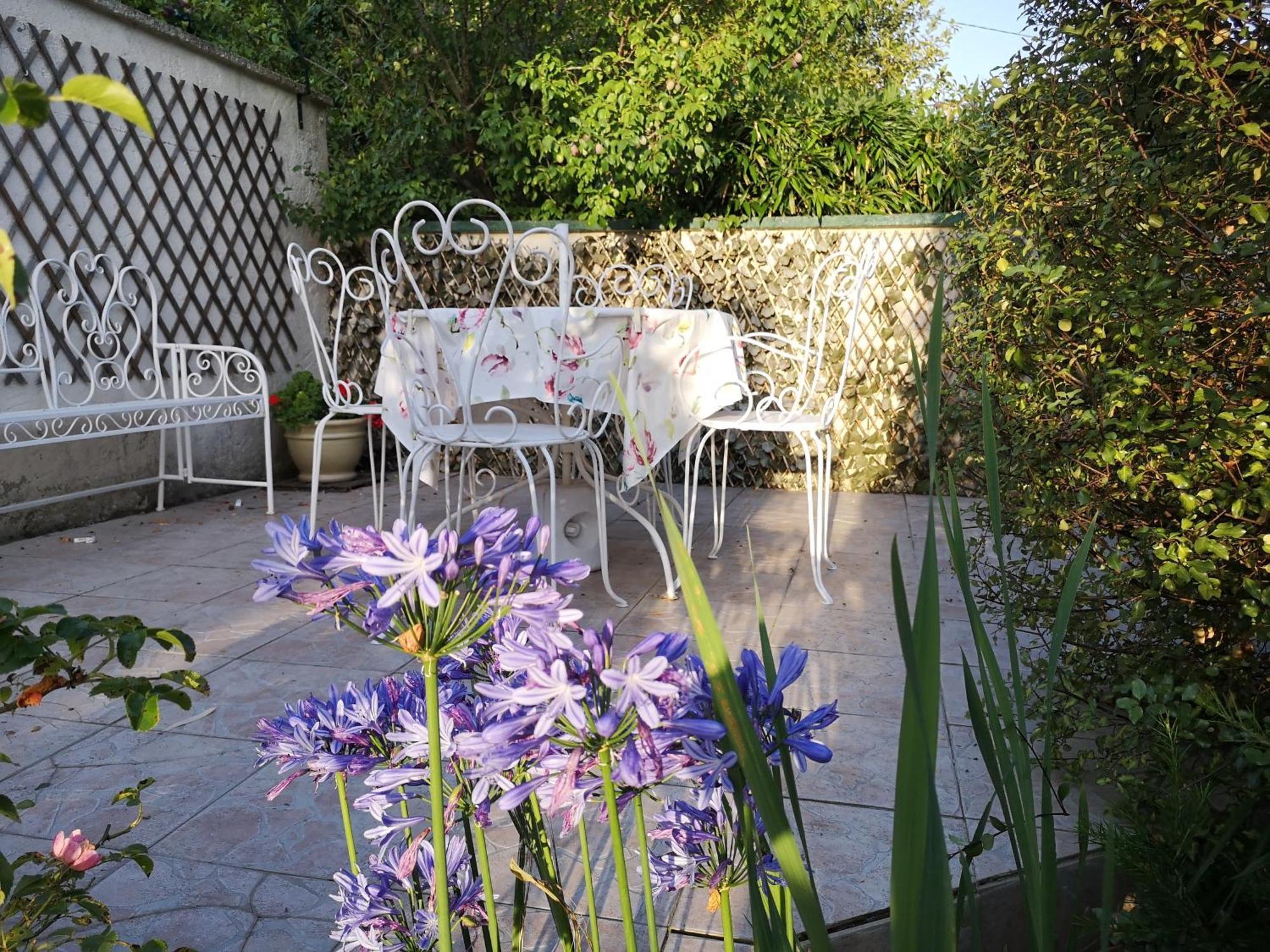 La Roseliere Maison Plain Pied Confortable Belle Decoration Jardin Magnifique 10 Mn A Pied Centre Ville Bayeux Proche Plages Du Debarquement Ngoại thất bức ảnh